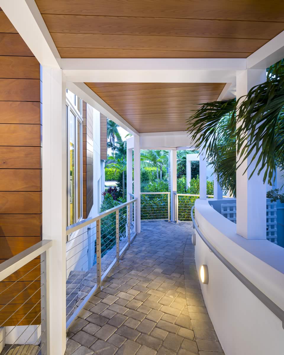 porte cochere pergola by Azenco Product Free standing pergola - Admirals Cove Clubhouse walkway, Jupiter, FL