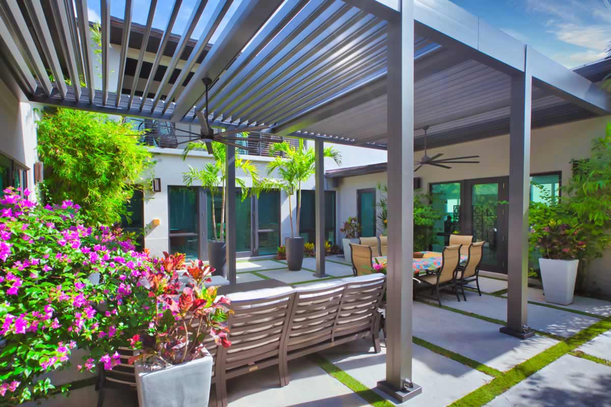 Pergola Azenco - Patio covers with motorized louvered roof