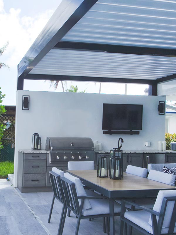walled-in patio - custom pergola challenge - Pomapno Beach, FL - Azenco Outdoor custom pergola with risers