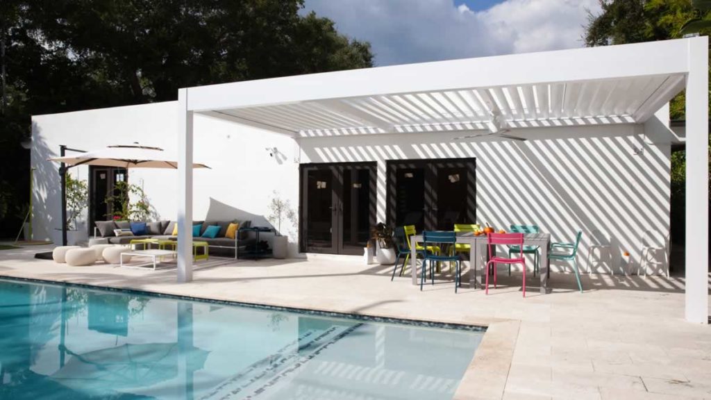 Pegola addition to a pool deck - Azenco