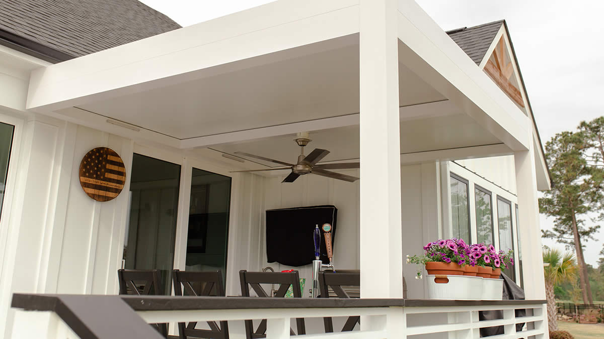 covered outdoot kitchen for ultiamte cookout
