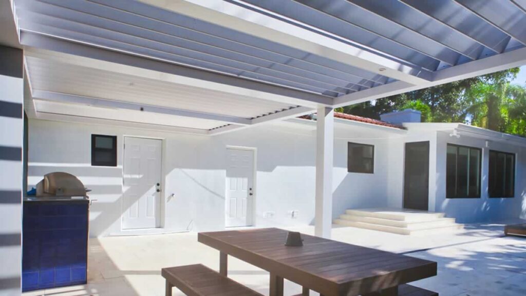 louvered pergola structure by Azenco