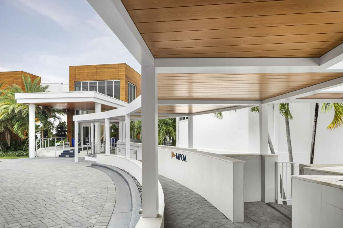 White frame pergola in aluminum with wood grain louvers