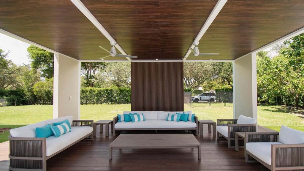 R-SHADE insulated roof pergola by Azenco Outdoor - Wood grain finish powdercoating