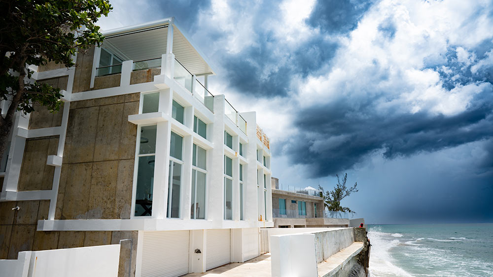 shade, rain protection and wind resistance - Azenco pergola