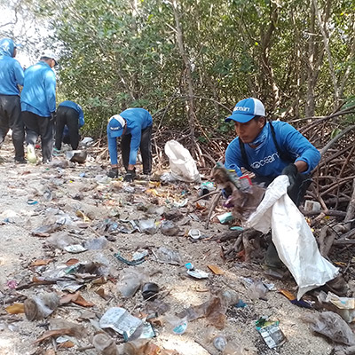 4ocean beach cleanup plastic removal Jembrana Sumberkima Ocean - Partner Azenco Outdoor