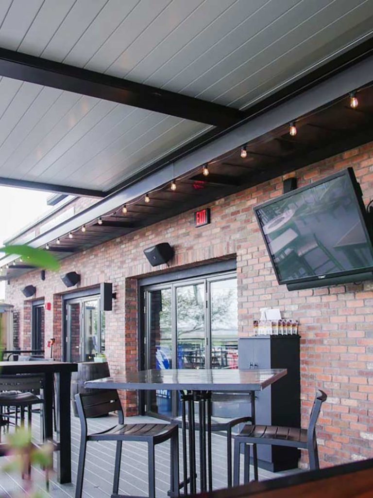 Outdoor pergola bar - Tampa, FL - AZENCO