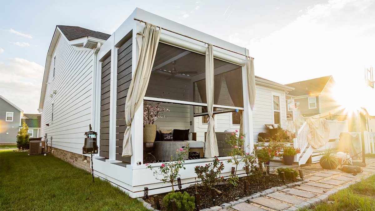Residential: Installing an R-BLADE™ Pergola in Chesapeake, VA