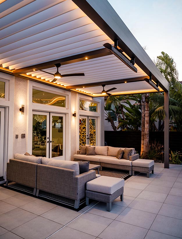 R-Blade pergola at night
