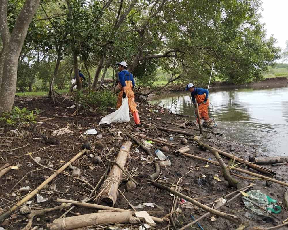 Global Recycling Day - Cleanup 4ocean sponsored by Azenco - image Before