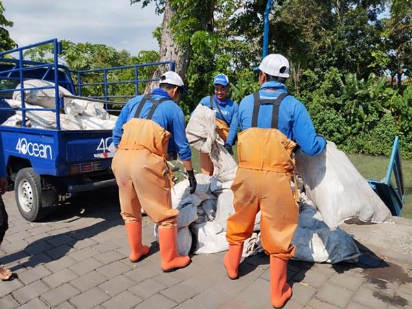 Cleaning oceans - 2024