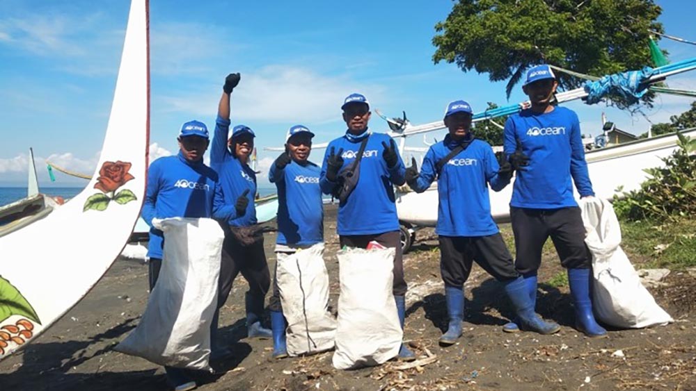 Bali Medewi: Preserving a Surfer's Paradise - Plastic colelction from the ocean - Azenco