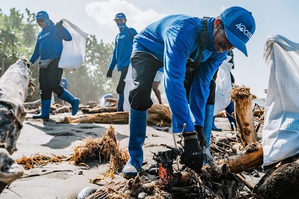 Cleaning the Oceans -Earth Day 2024 - Azenco