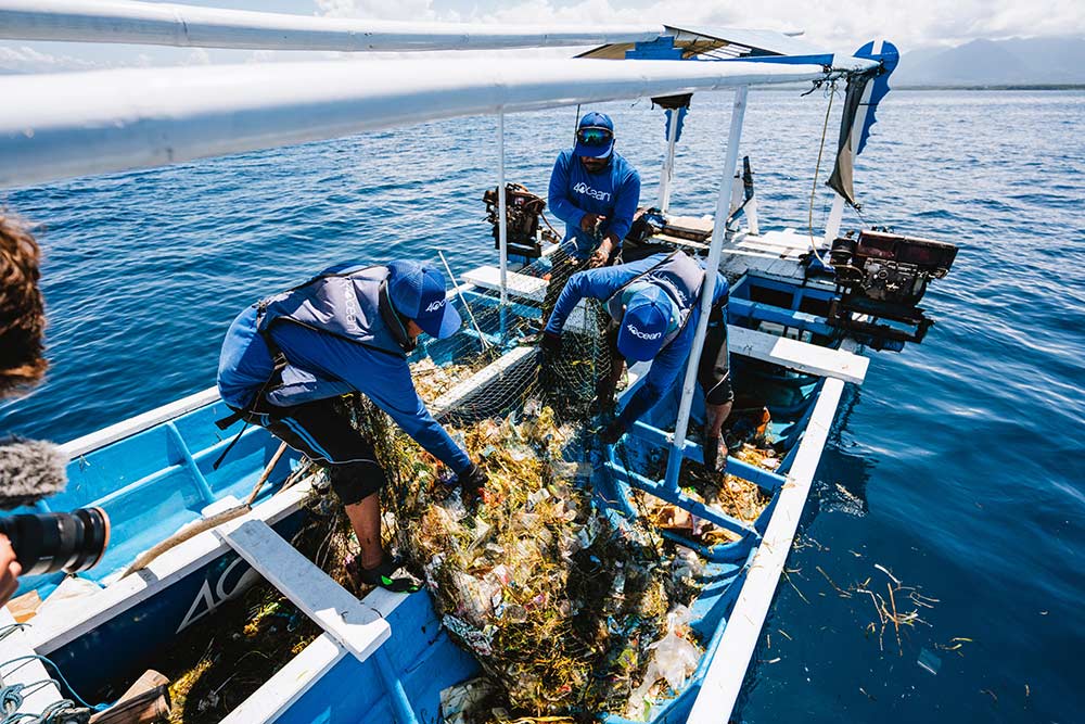 4ocean partnership with Azenco Outdoor