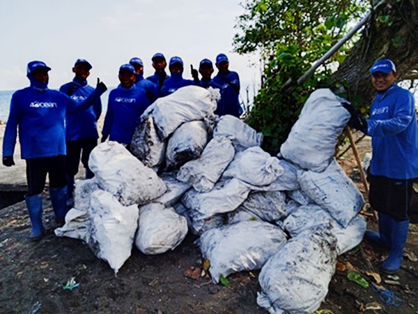 Bali Jembrana Beach Cleanup AZENCO OUTDOOR