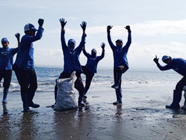 Bali Jembrana Beach Cleanup - Azenco Outdoor