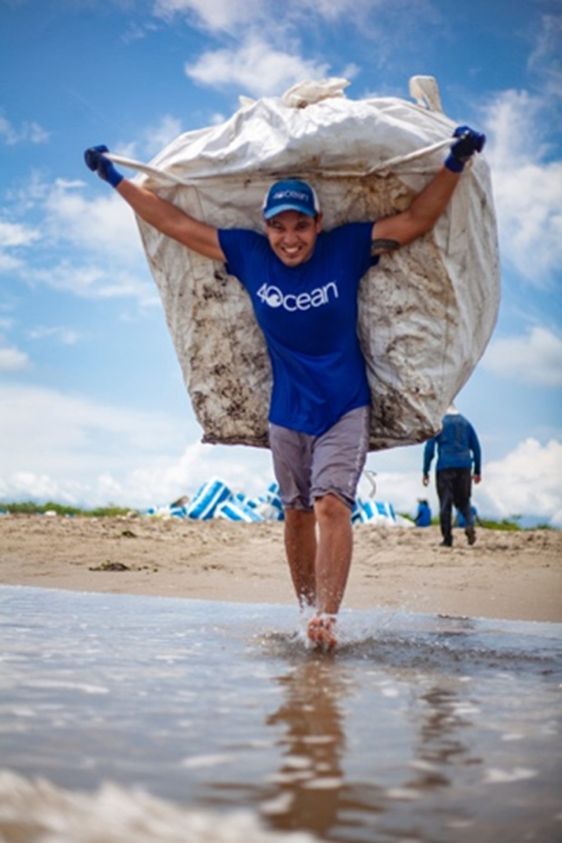 Beach cleanup 4ocean and Azenco Outdoor for World Ocean 2024