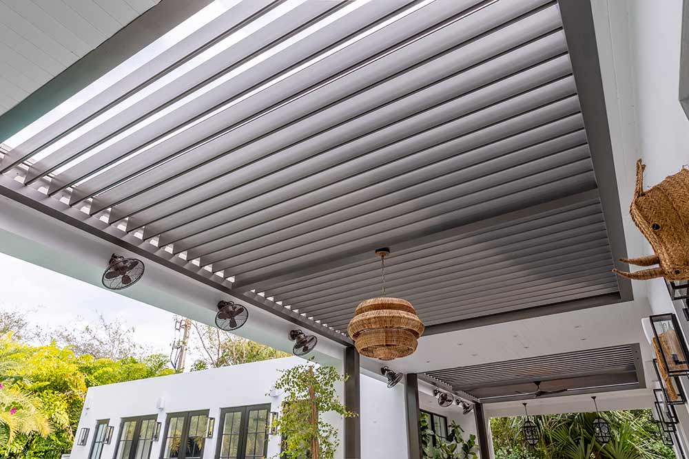 Inserted pergola roof system - Azenco Outdoor model R-BLADE
