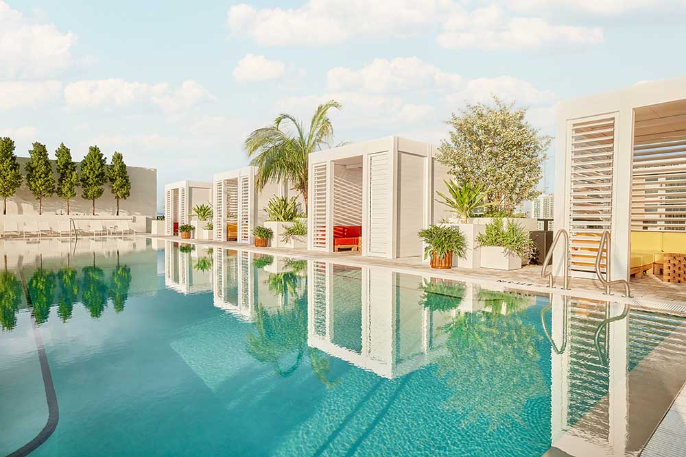 The sleek design of the R-SHADE pergolas seamlessly integrates with the hotel’s aesthetic while offering an enhanced outdoor escape for visitors. Azenco Outdoor