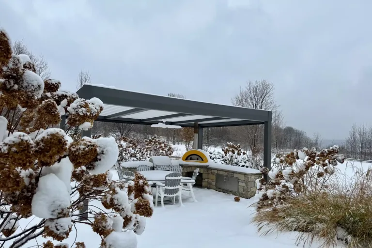 gray r-blade in the snow