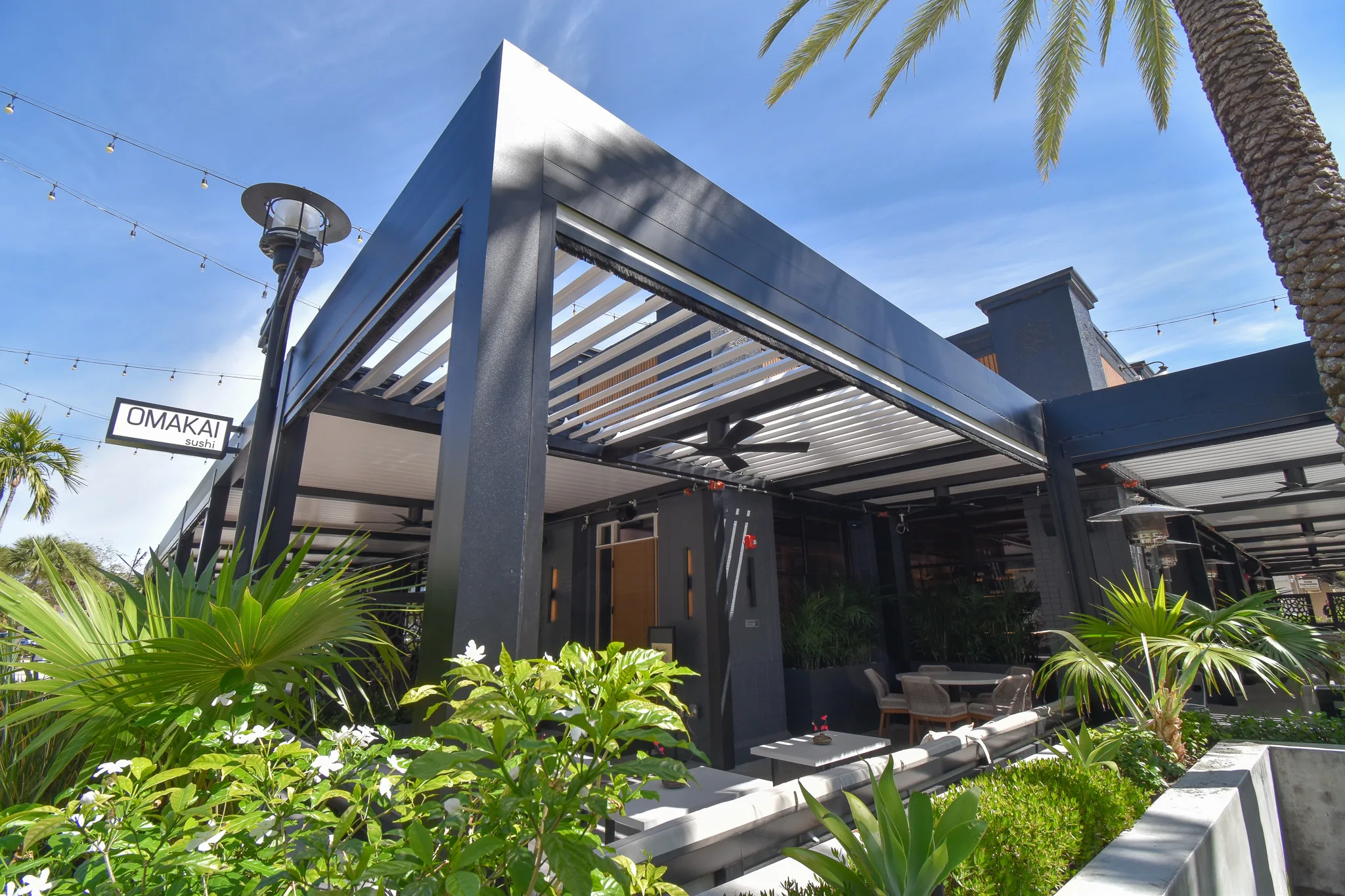 commercial black r-blade pergola in Aventura