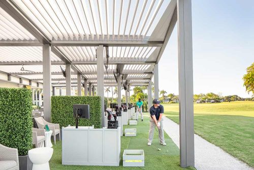 Golf suite with modern automated louvered pergola - Azenco Outdoor